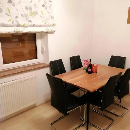 Laura Rennweg Apartment *